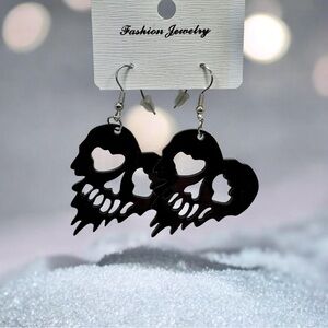 Pair Black Acrylic Heart Skull Dangle Earrings Halloween Morbid Horror Punk NWT